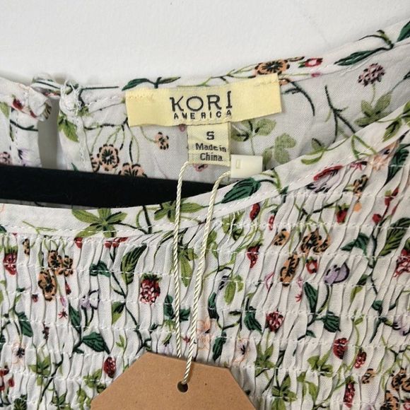 Kori American floral top - Picture 4 of 5